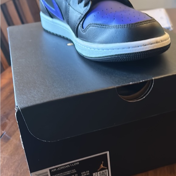 Men size 11 - Picture 3 of 3